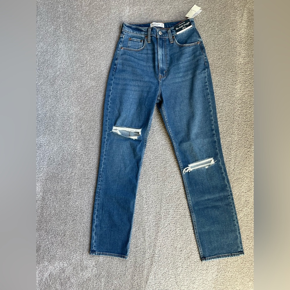 Abercrombie & Fitch: Curve Love The Ankle Straight Ultra High Rise 26L - Picture 5 of 6